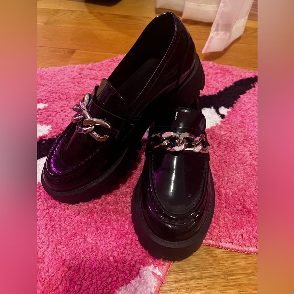 Women’s loafer size 8